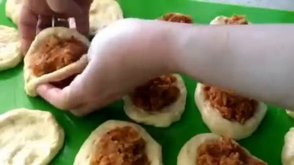 Пирожки из дрожжевого теста. Лепка пирожков.