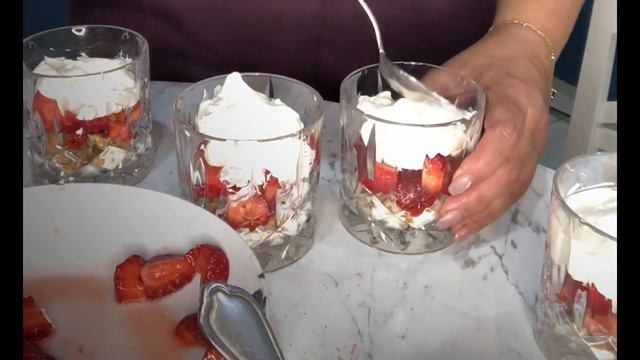 Быстрый клубничный десерт ( без сахара) смотреть онлайн
