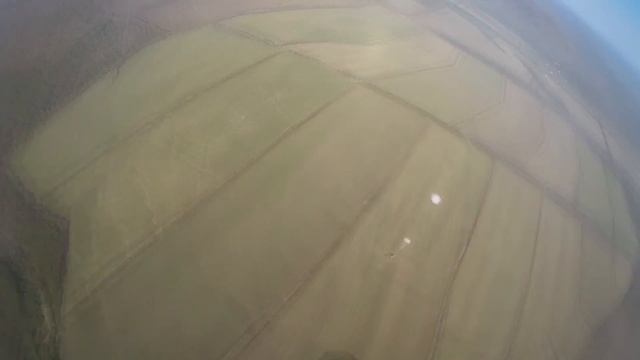 Прыжки с парашютом морских пехотинцев ТОФ с многоцелевого вертолёта Ми-8 смотреть онлайн