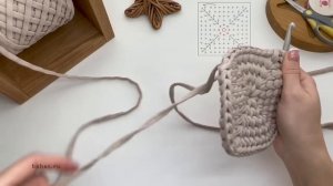 СПРАВИТСЯ И НОВИЧОК _ Квадратная корзинка из трикотажной пряжи крючком. Мастер-класс