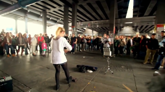 ДЕВУШКА НЕРЕАЛЬНО КРУТО ИГРАЕТ НА СКРИПКЕ ► Только 1% Сможет Так Же смотреть онлайн