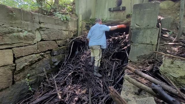 Unclogging, Removing A Huge Blockage смотреть онлайн