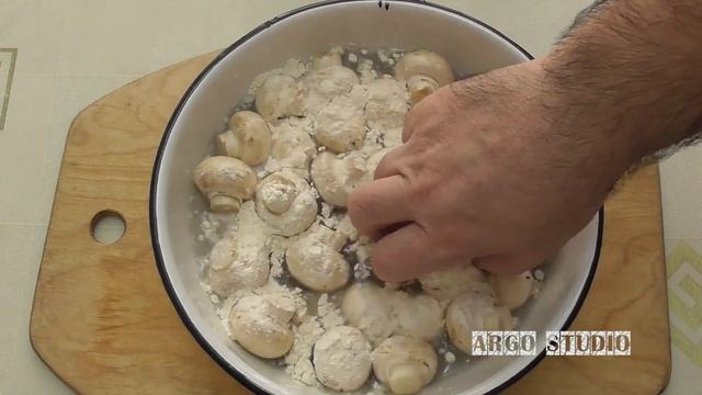 Как правильно помыть шампиньоны? Полезный совет от ARGoStav Kitchen смотреть онлайн