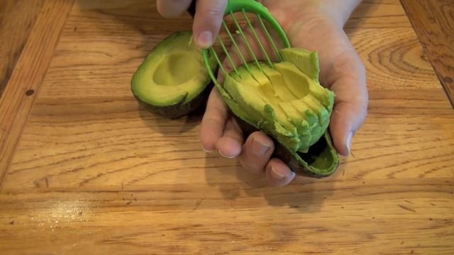 OXO 3 in 1 Avocado Slicer - Product Review смотреть онлайн
