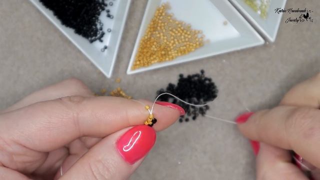 Основы плетения бисером. Мозаичное плетение. Уроки бисероплетения для новичков. 2 Способа плетения. смотреть онлайн