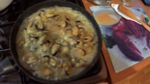 Мидии жареные с луком!!!