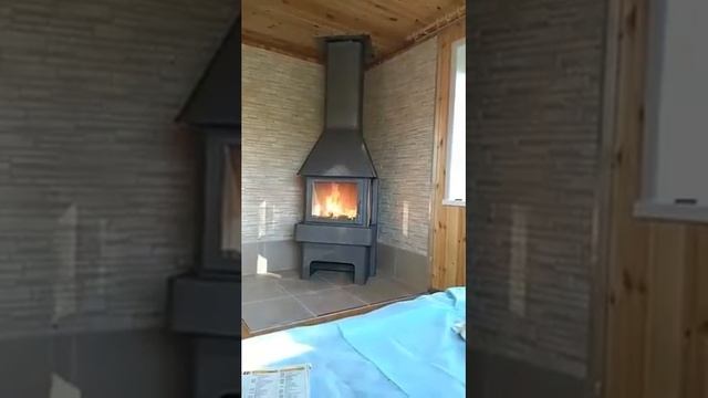 Установка печи Бавария (Экокамин) три стекла, в деревянном доме. смотреть онлайн