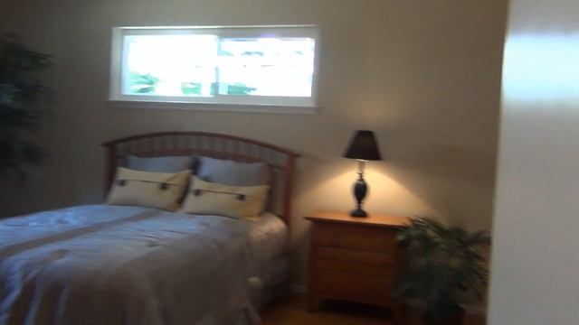 США 2106: Дуплекс в Редвуд Сити за $925,000 - дом на две квартиры смотреть онлайн