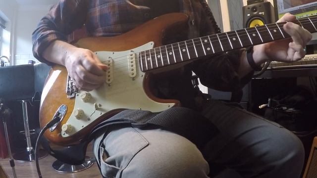 USA Fender Stratocaster Performer Series: Backbeat Blues смотреть онлайн