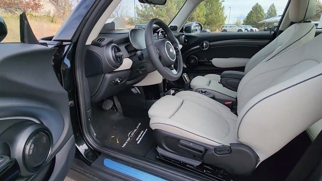 2024 MINI Cooper_SE_Electric Loveland, Fort Collins, Longmont, Denver, Greeley R2V02558 смотреть онлайн
