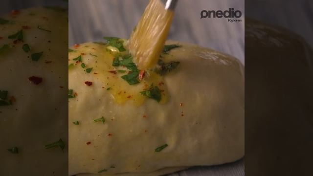 РУЛЕТ С КОЛБАСОЙ И СЫРОМ смотреть онлайн