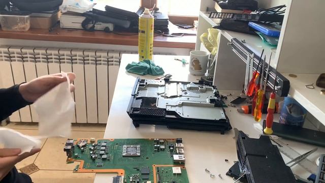Чистка Sony PlayStation 4 Fat CUH-1208A смотреть онлайн