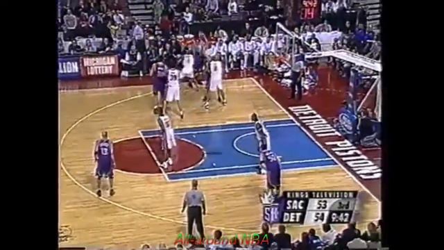 Vlade Divac 4 Pts 11 Assists @ Pistons, 2003-04. смотреть онлайн