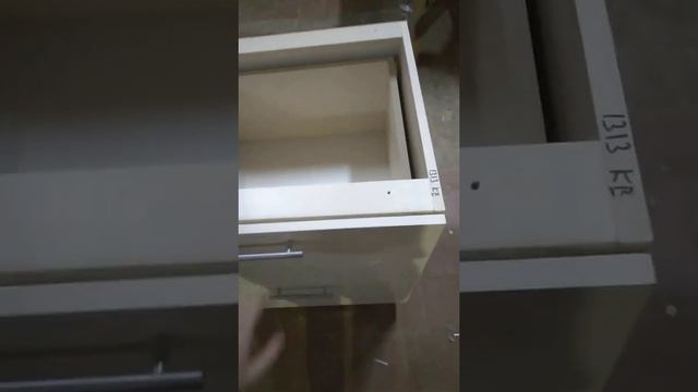 Угловая кухня, перед уездом на установку. смотреть онлайн