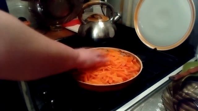 Каша из гречки с мясом и овощами в горшочках смотреть онлайн