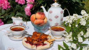 Старушка нашла в лесу избитую девушку и привела домой.Узнав кого приютила она решила узнать ее тайн