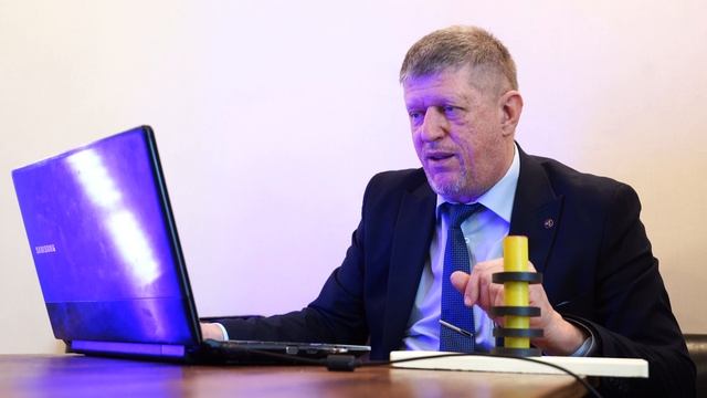 Можно ли ощутить материю Пытка мыслящего разумно (Видео) смотреть онлайн