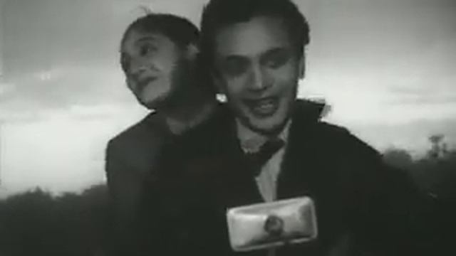 Uttam Kumar _ Suchitra Sen on Saptapadi - Ei Path Jodi Na Shesh Hoi - YouTube.mp4 смотреть онлайн