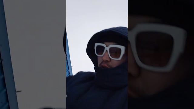 Пошёл Аманжол))Скидываю снег с крыши смотреть онлайн