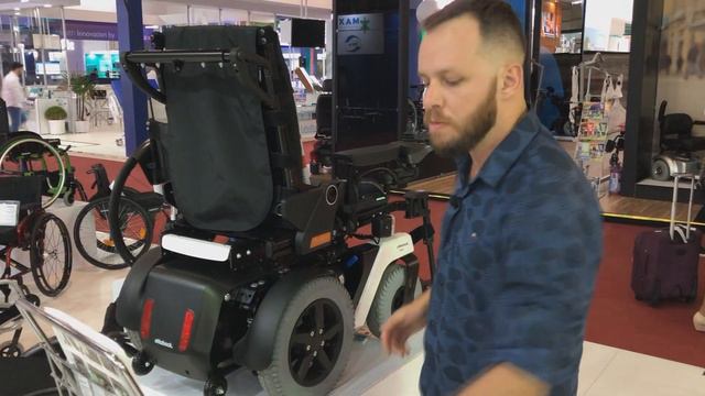 Nova Cadeira De Rodas Motorizada Ottobock Juvo B4 - Feira Hospitalar 2019   SUPERFISIO