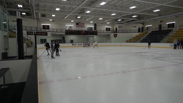 SHUTOUT in our FIRST (Pre-season) GAME! | Life of a College Hockey Goalie смотреть онлайн