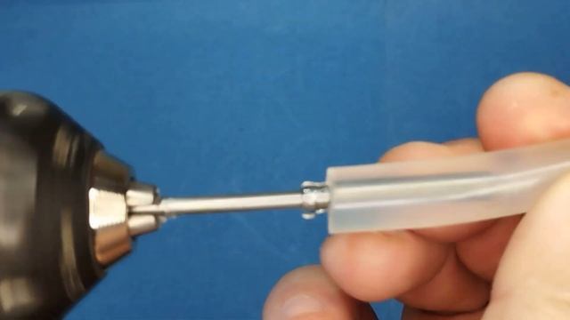 Универсальная идея за копейки! Полезная самоделка из клеевых стержней смотреть онлайн