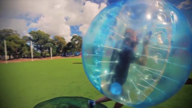 AmazeBalls - Bubble Soccer! смотреть онлайн