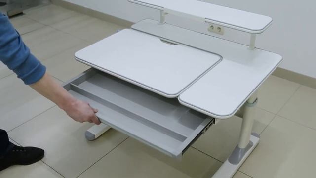 Видеообзор на детскую растущую парту "Ergokids TH-320" смотреть онлайн