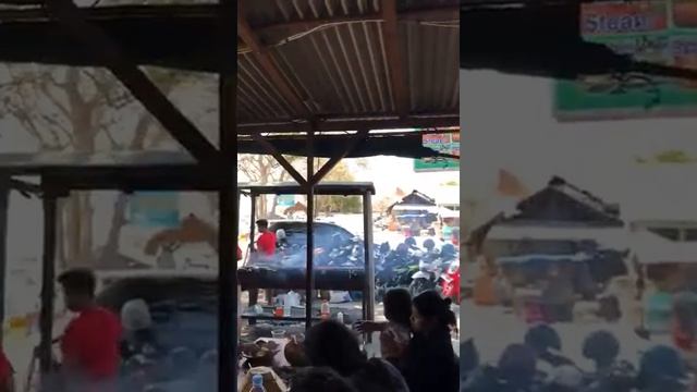 ПЛЯЖ ДЖИМБАРАН | МОРЕПРОДУКТЫ НА МАНГАЛЕ | РЫБНЫЙ РЫНОК | БАЛИ | ИНДОНЕЗИЯ смотреть онлайн