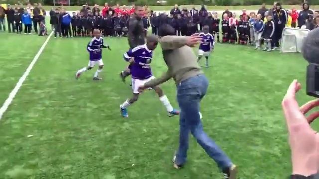 Финты от Робина ван Перси. смотреть онлайн