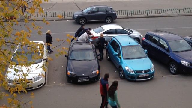 За рулем женщина( метро Щелковское) смотреть онлайн