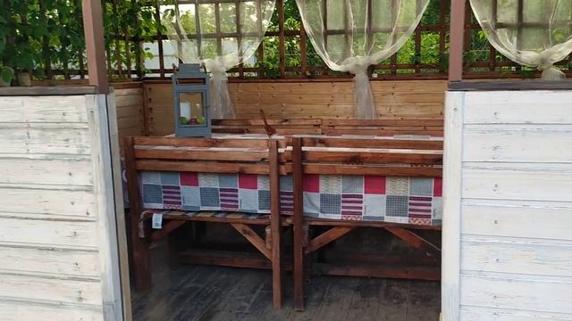 Эксперимент. Спиреи пересажены. В беседке порядок. Актинидия цветет впервые. смотреть онлайн