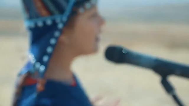 Кыргыз ыры орус улутундагы кыздын аткаруусунда смотреть онлайн