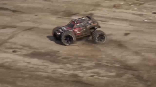 Traxxas Summit 1/8 ... BRUSHLESS POWER