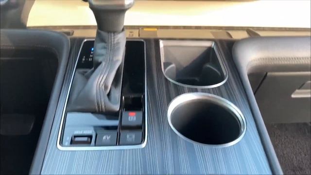 Обзор новая Toyota Sienna Limited hybrid 2023 model year смотреть онлайн