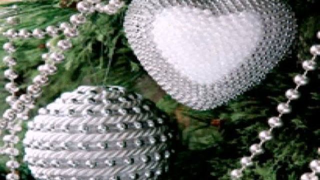 Большие Игрушки На Уличную Елку Своими Руками Из Пластиковых Бутылок смотреть онлайн