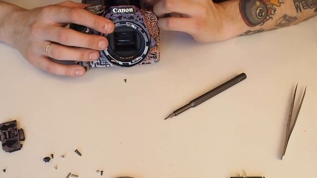 Что внутри зеркалки? Разберем Canon 1000D #canon #1000D #камера #зеркалка смотреть онлайн