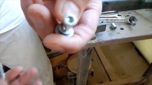 Клепаем гайки сами и с помощью заклепочника, что лучше