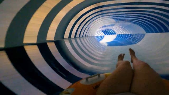 INSANE Magic Eye Water Slide at Galaxy Erding смотреть онлайн