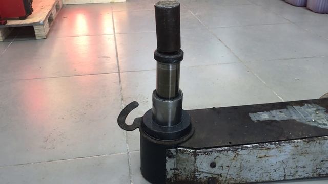 Пневмогидравлический домкрат грузовой Mega б/у