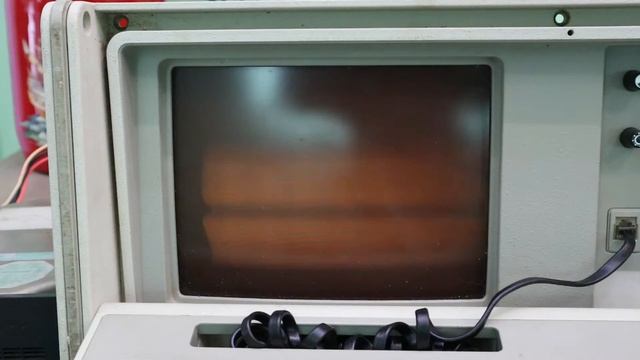 The IBM 5155 - Portable Computer weirdness from the 1980's! смотреть онлайн