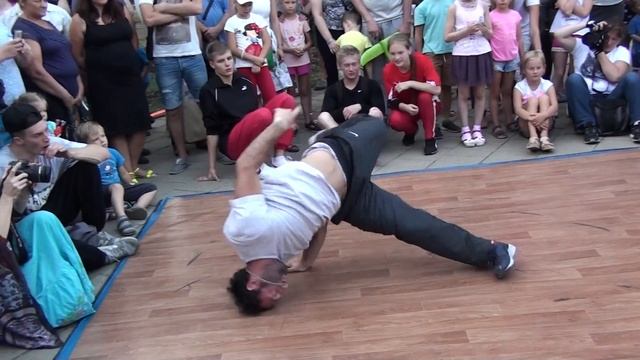 Брейк данс. Танец крутых судей (День города) Жуковский смотреть онлайн