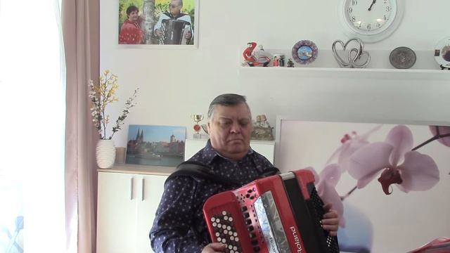 Mуз.Г.Беляев Полька"Белочка" исп.В.Мозбах. смотреть онлайн