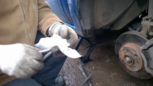 Renault logan- прочистка ступиц метчиком - спасибо Марку :)) смотреть онлайн