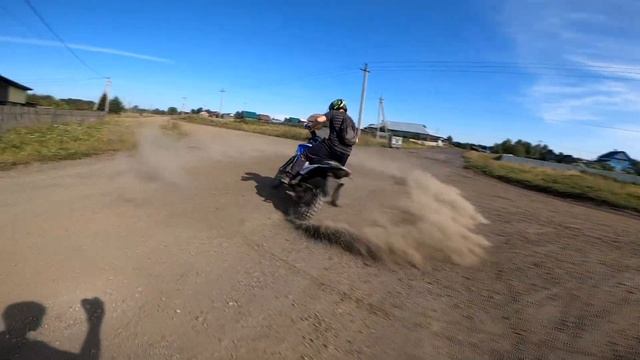 Дрифт на Мотоцикле родная пой ремикс лучшие тик ток Питбайк Racer CRF 125E Motoland XR250 Enduro смотреть онлайн