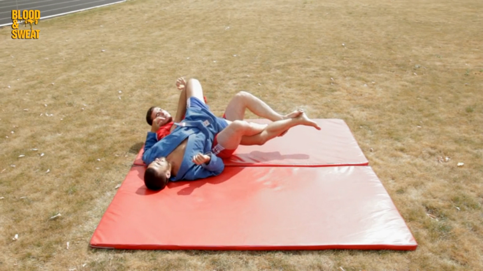 Самбо. Три болевых на ногу из партера. Sambo. Three leg submissions. смотреть онлайн