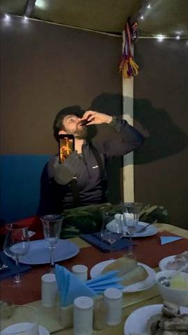 Пьем сырую кровь оленя в гостях у оленеводов смотреть онлайн