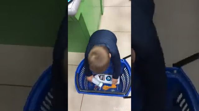 ШОК! Посмотрите,что делает ребёнок в 2 года! 😂 смотреть онлайн