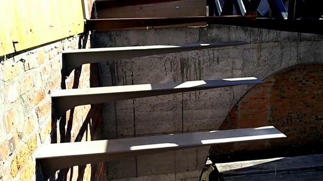 Как сделать консольную лестницу в доме из двутавра своими руками /How to make a cantilever staircas смотреть онлайн