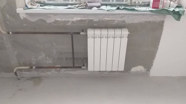 ЗАМЕНА СТАРЫХ БАТАРЕЙ В КВАРТИРЕ НА НОВЫЕ. смотреть онлайн